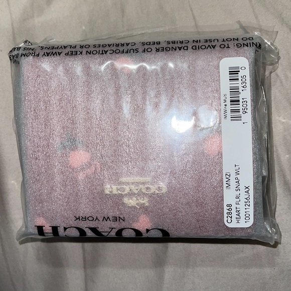 AUTHENTIC COACH NWT Snap Wallet With Heart Floral - Picture 14 of 14